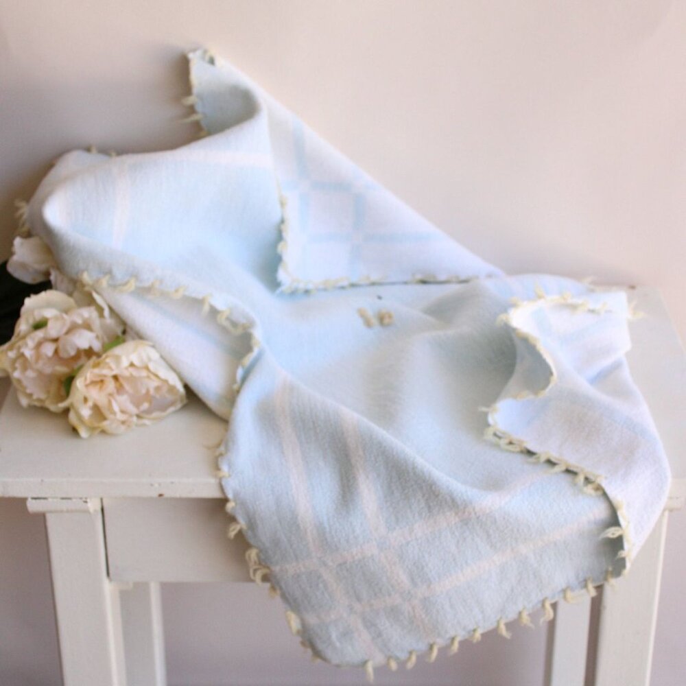 Vintage 1930s 1940s Baby Blanket Or Throw, Baby Pepperell Blue Lap Afghan - Picture 5 of 10